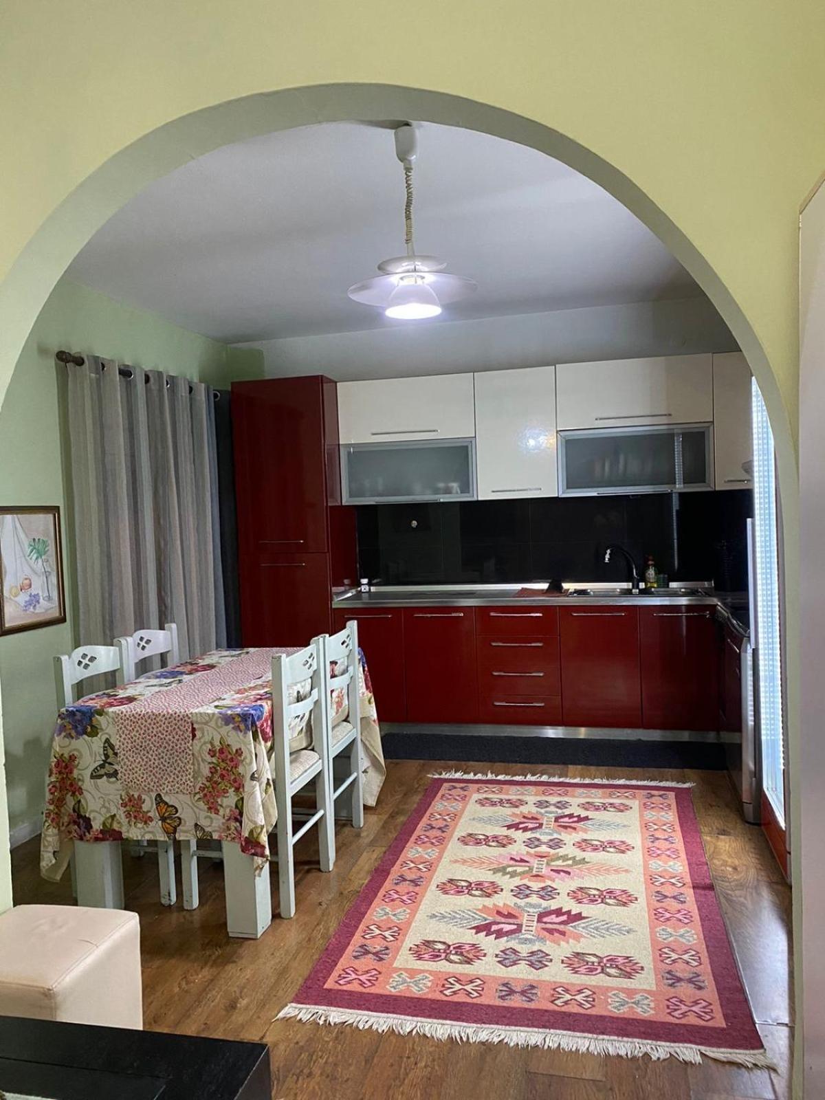 Green Door House Тирана Экстерьер фото