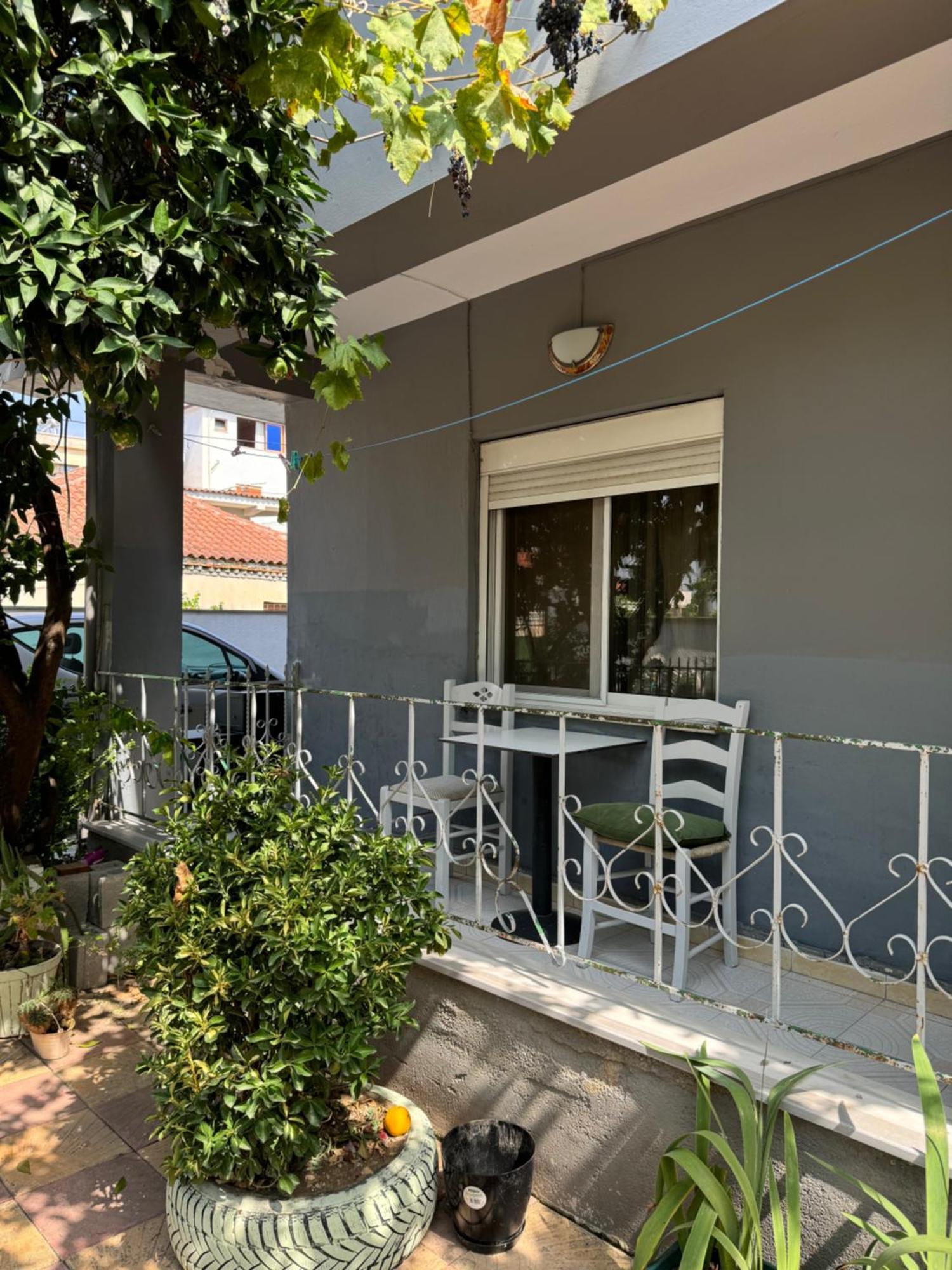 Green Door House Тирана Экстерьер фото