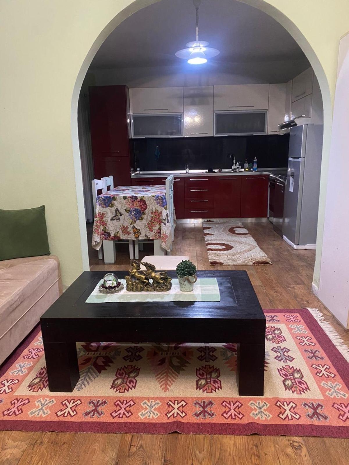 Green Door House Тирана Экстерьер фото